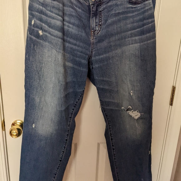 TORRID Boyfriend Straight Leg Stretch Jeans, Distressed - Picture 16 of 16